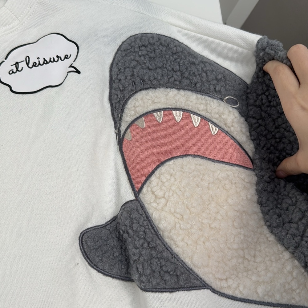BUY 2 GET 1 FREE NWOT oversized Cozy White and Gray Women's Sweater with shark g - Picture 3 of 3